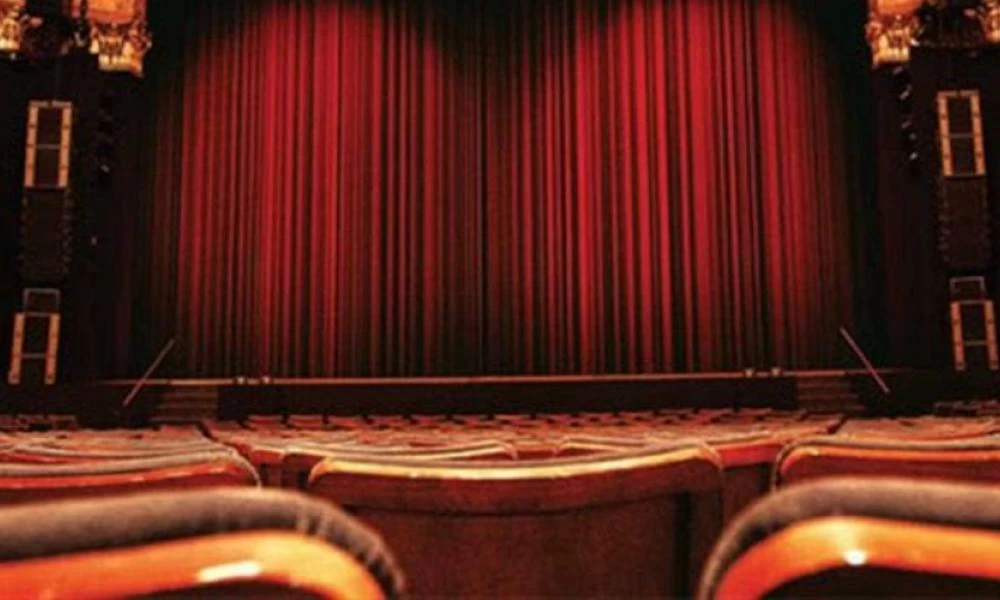 Ο σκηνοθέτης με τις άρρωστες επιθυμίες και οι μαχαιριές από τον πατέρα του θύματος